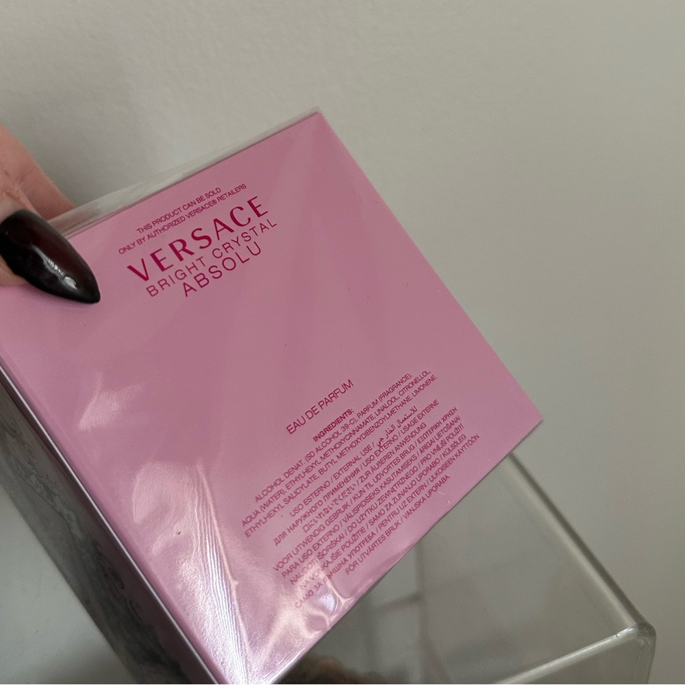 NEW Versace‎ Bright Crystal Absolu Perfume 1.7 oz - Picture 2 of 2